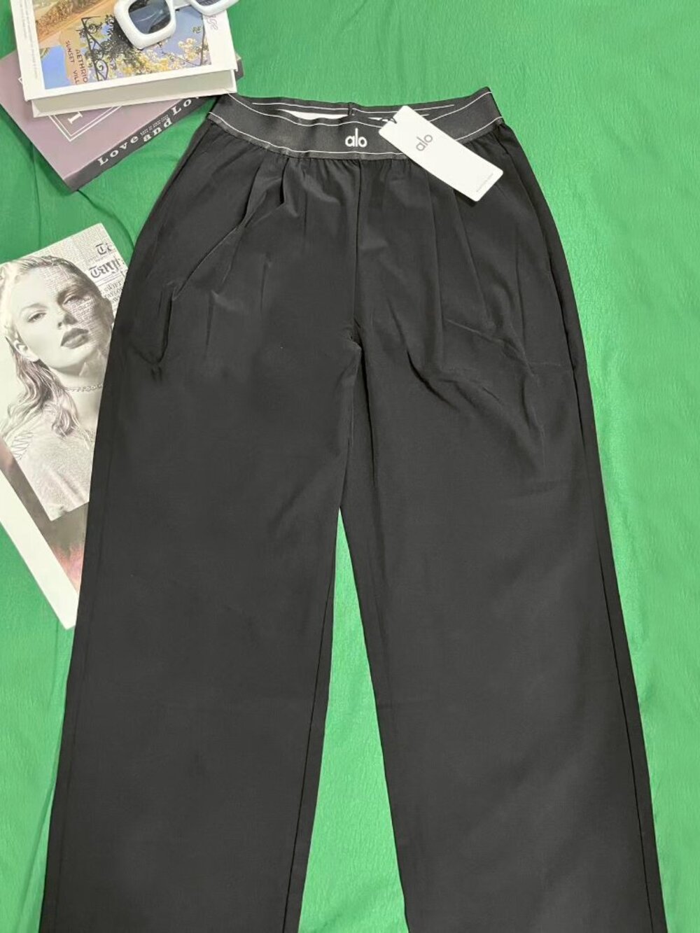 Brand new🏇 ALO Yoga Suit Up Trouser (Regular) Commuting pants🖤 - Picture 2 of 8